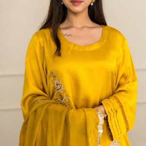 Elegant stitched 3 piece silk suit